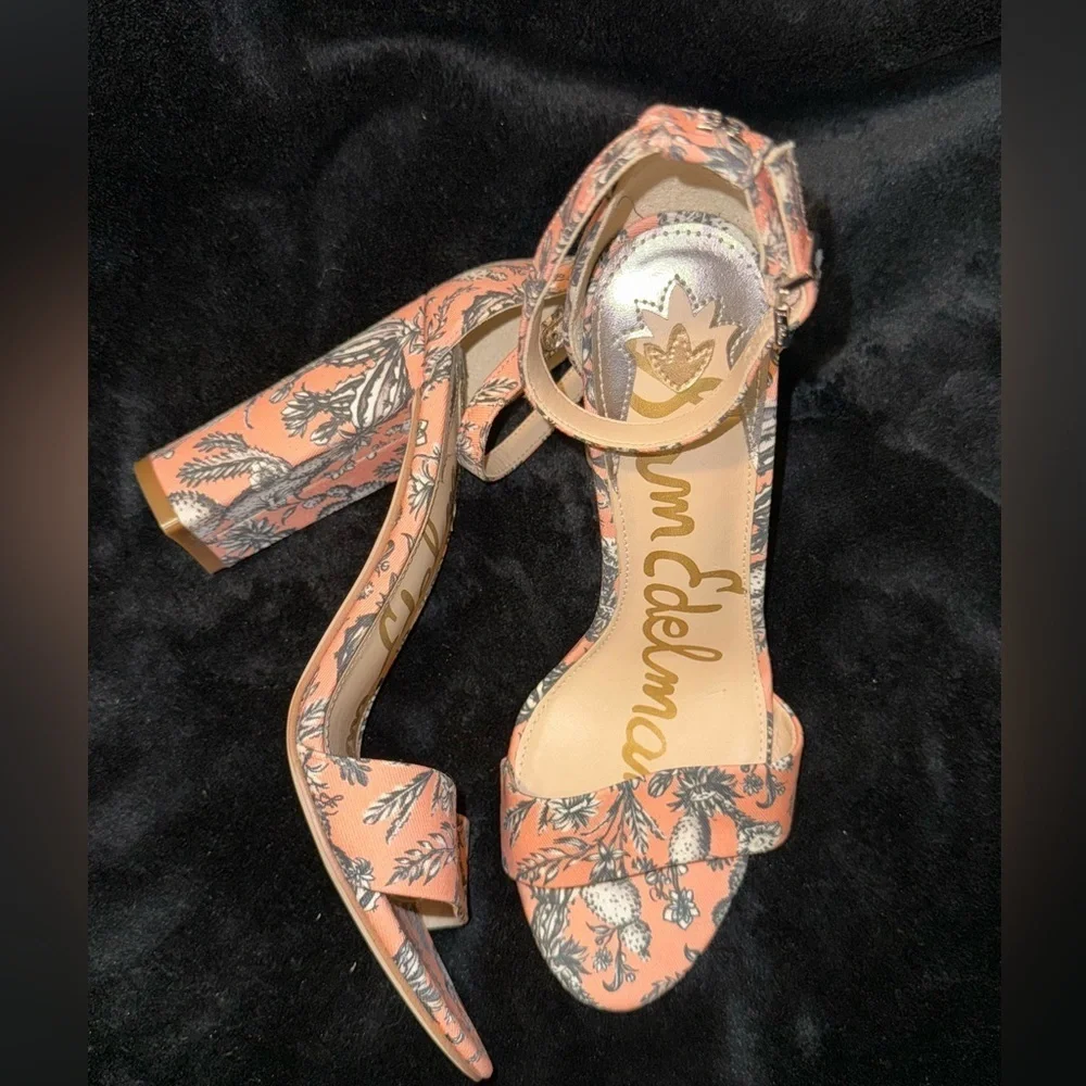 Sam Edelman Orange and Black Heels with Elegant Design